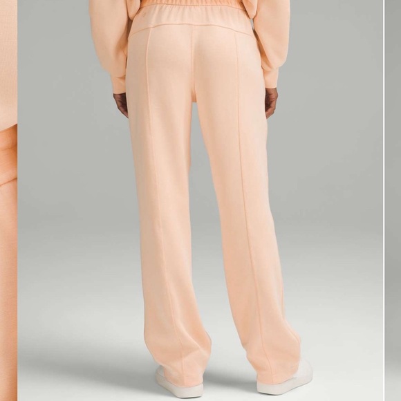 NWOT Lululemon Softstreme High-Rise Pant *Short in Peach Bellini, size 12 - Picture 9 of 9